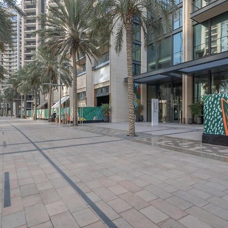 Breathtaking City Views From Dt Apt With Terrace Dubai Exterior photo