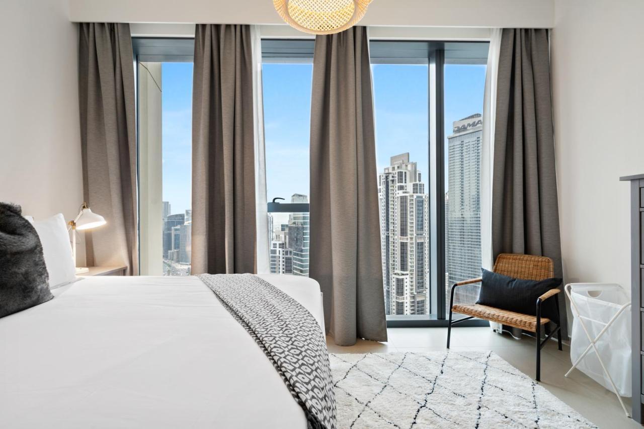 Breathtaking City Views From Dt Apt With Terrace Dubai Exterior photo
