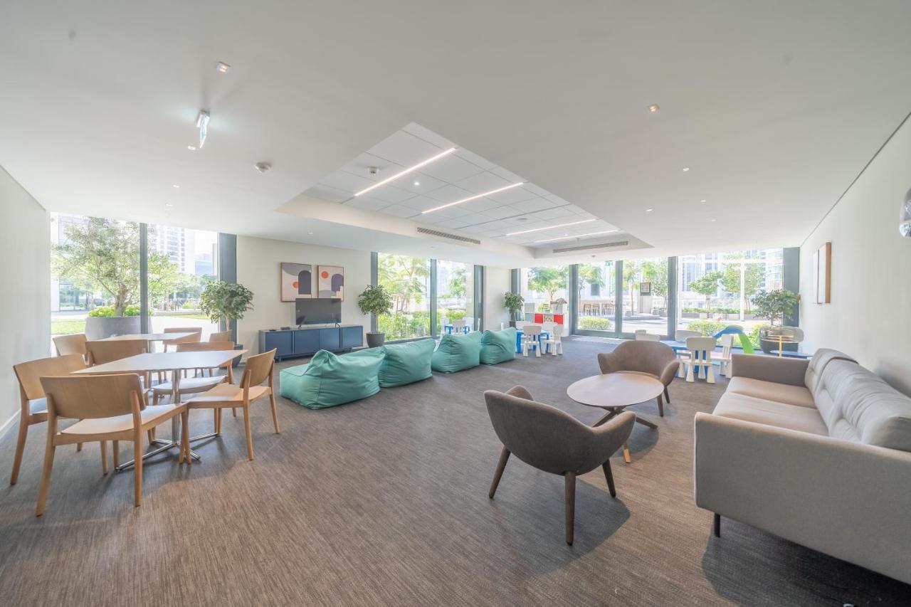 Breathtaking City Views From Dt Apt With Terrace Dubai Exterior photo